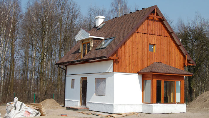 На крыше представлена черепица CertainTeed серии Landmark в цвете Burnt Sienna
