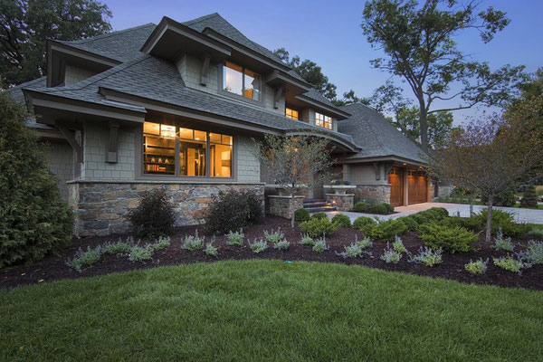 На крыше представлена черепица GAF серии Timberline HD в цвете Weathered Wood