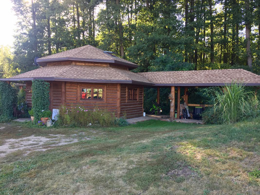 На крыше битумная черепица Timberline HD в цвете Shakewood