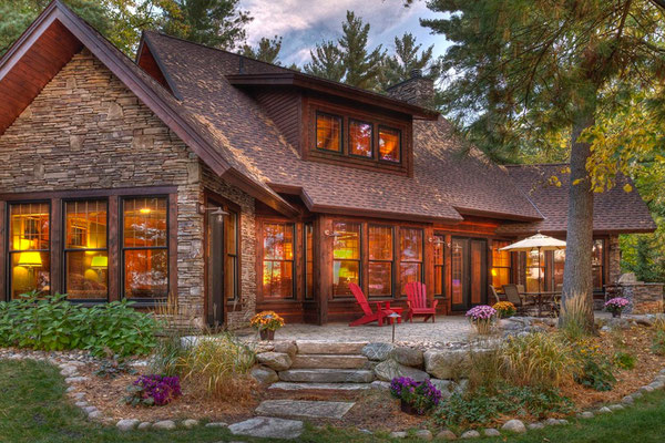 На крыше представлена черепица Timberline HD в цвете Hickory