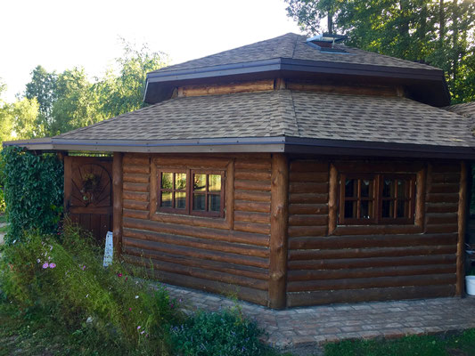 На крыше битумная черепица Timberline HD в цвете Shakewood